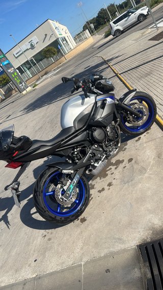 Yamaha XJ6 Naked Plata/Azul