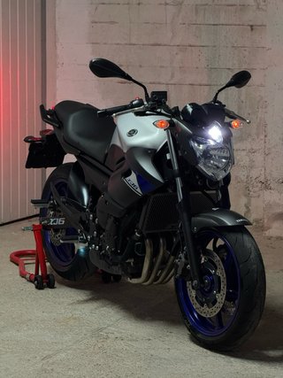 Yamaha XJ6 Naked Plata/Azul