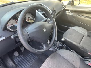 Peugeot 207 2011