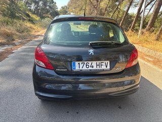 Peugeot 207 2011