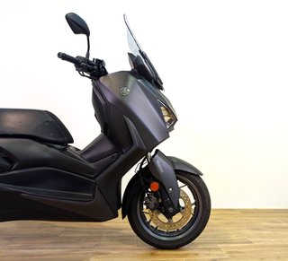 YAMAHA XMAX 125   (modelo actual) 2024