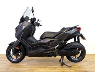 YAMAHA XMAX 125   (modelo actual) 2024