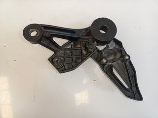 Soporte reposapie derecho Voge 125R de 2024