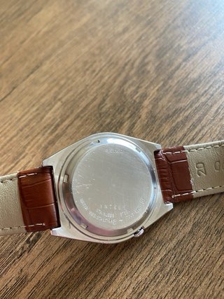 Seiko 5 Automático Negro/Dorado