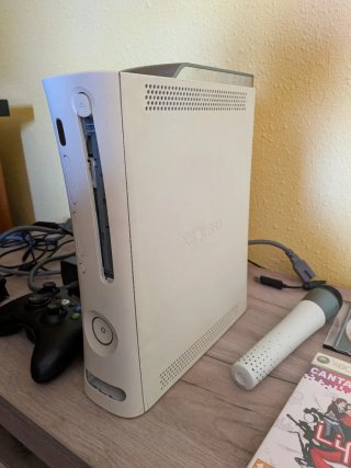 Xbox 360 + 2 mandos + 6 juegos + micro