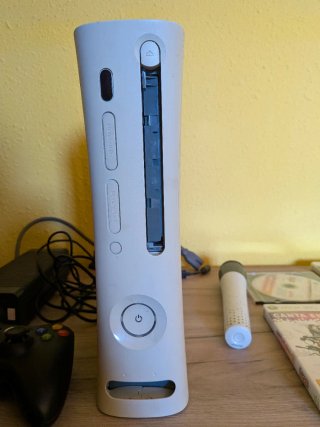 Xbox 360 + 2 mandos + 6 juegos + micro