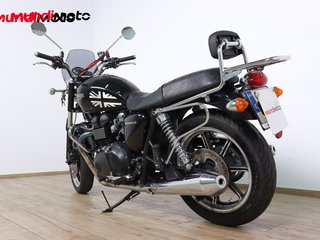 TRIUMPH BONNEVILLE T100