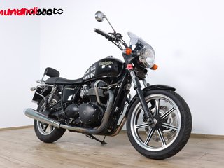 TRIUMPH BONNEVILLE T100
