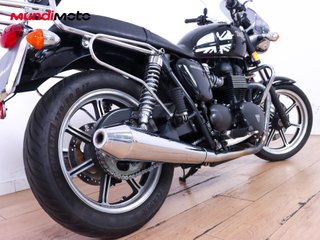 TRIUMPH BONNEVILLE T100