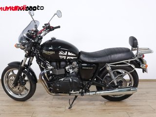 TRIUMPH BONNEVILLE T100