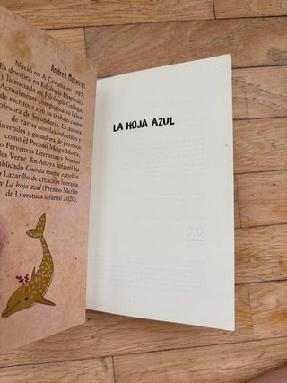 La hoja azul