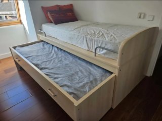 Cama infantil con cajones