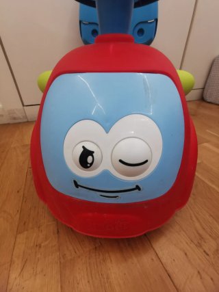 Correpasillos coche infantil con volante y respald