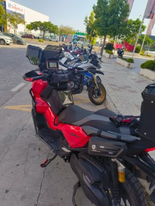 Honda ADV 350 2025 Roja Negra
