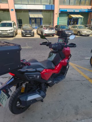 Honda ADV 350 2025 Roja Negra