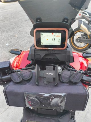 Honda ADV 350 2025 Roja Negra