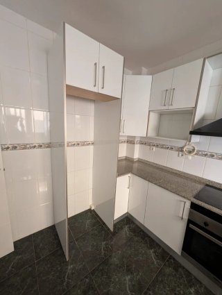 Cocina Completa con Encimera de Granito