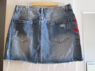FALDA VAQUERA CON BORDADOS DENIM ORIGINAL