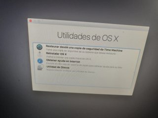MacBook 5.2 4GB RAM Blanco, monitor externo y cabl