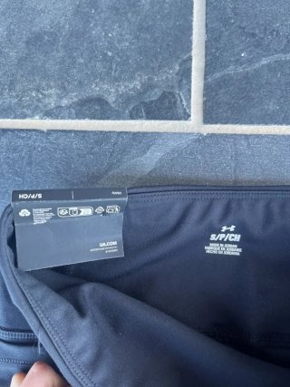 Shorts deportivos Under Armour negros