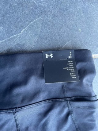 Shorts deportivos Under Armour negros