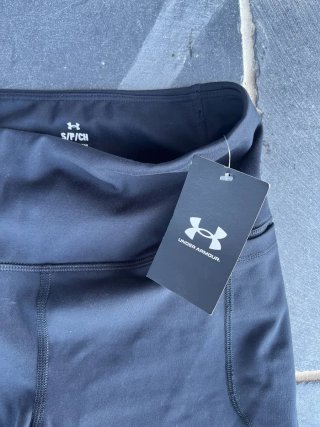 Shorts deportivos Under Armour negros