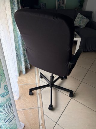 Silla de escritorio Ikea negra con funda
