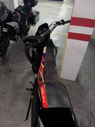 Rieju RR Enduro Negra y Azul
