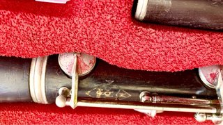 Clarinete Noblet de 1980 + Estuche y accesorios
