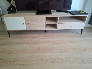 Mesa TV grande madera clara