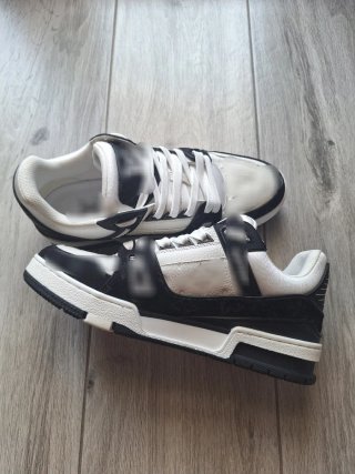 Scarpe trainers casual nere e bianche