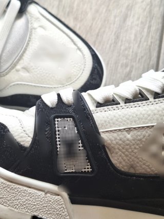 Scarpe trainers casual nere e bianche