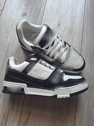 Scarpe trainers casual nere e bianche