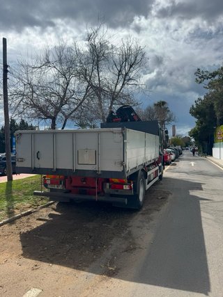 Alquiler de Camion Volvo con grúa HIAB