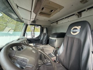 Alquiler de Camion Volvo con grúa HIAB