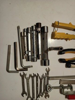 Lote de herramientas manuales