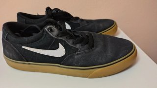 Zapatillas Nike Negras y Blancas muy poco uso.
