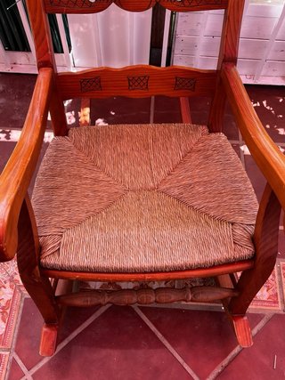 mecedora de madera de pino modelo rondeño
