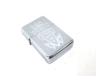 Accendino a benzina stile Zippo Totem
