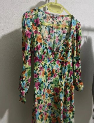 Vestido flores escotado