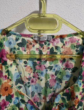 Vestido flores escotado