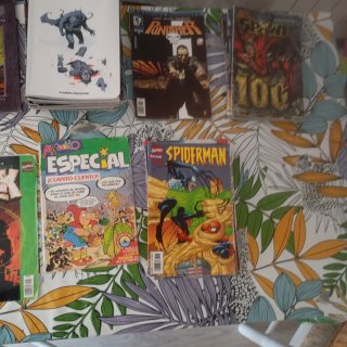 Lote tebeos Spiderman.batman etc..