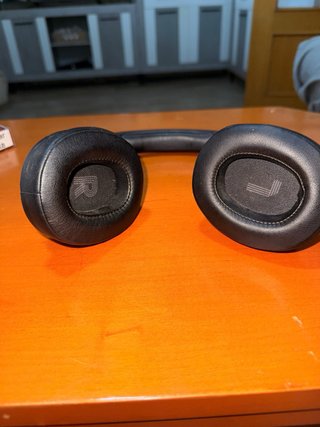 Cascos JBL Tune 770NC Negros