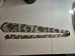 Lote 5 Corbatas Gucci Beige y Negra