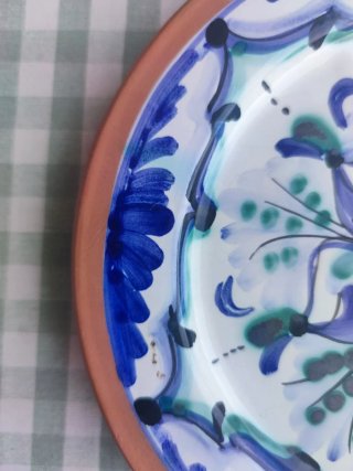 Piatti decorati a mano