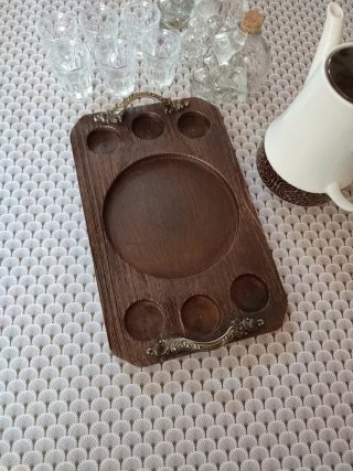 Botellas calavera, bandeja y vasos chupito +regalo