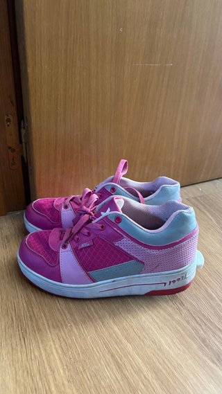 Zapatillas con ruedas rosas talla 38