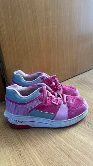 Zapatillas con ruedas rosas talla 38