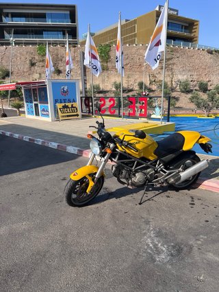 Ducati Monster 620Sie Amarilla