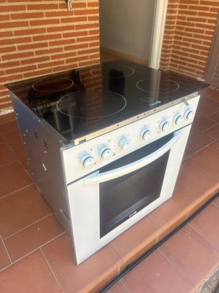Conjunto Placa Vitrocerámica y Horno